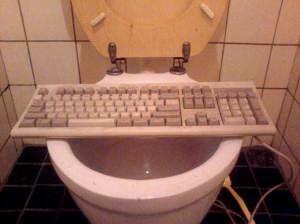 keyboard-komputer-gudang-kuman-penyakit-melebihi-dudukan-toilet-